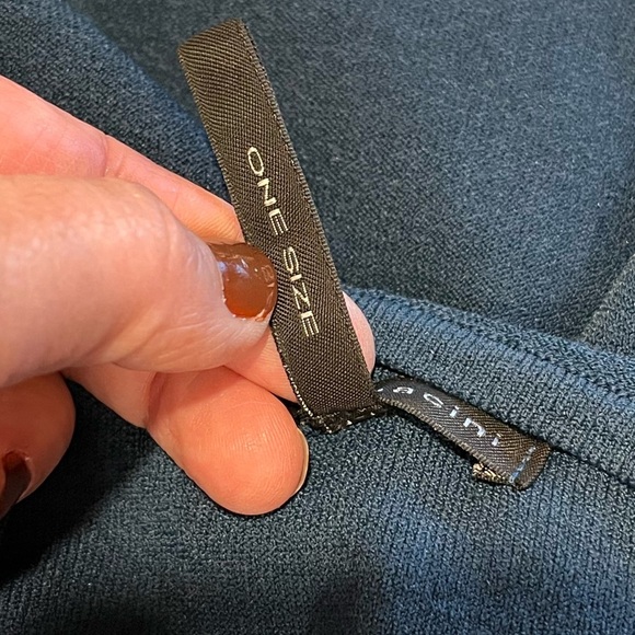 ❣️SARAH PACINI – Long Openwork Sweater – One Size - Picture 10 of 10